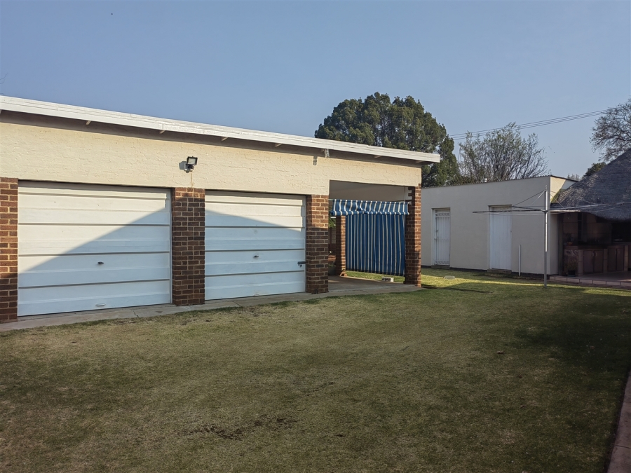 5 Bedroom Property for Sale in Parys Free State